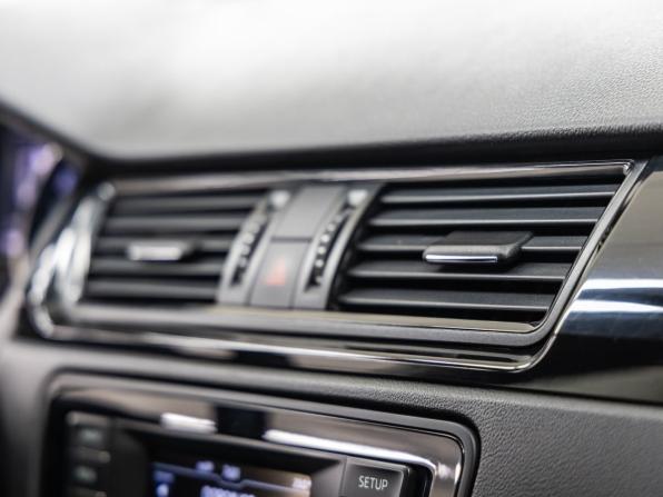 Skoda Rapid I с пробегом 2015 года, цена 1 188 000 рублей, 103249 км, лифтбек, Автокод Объявления