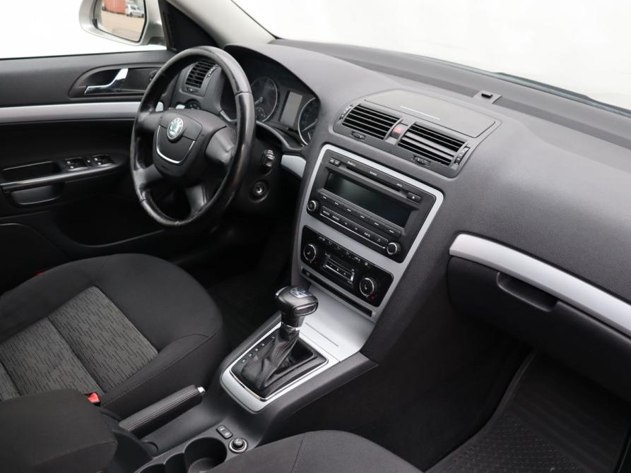 Skoda Octavia II (A5) Рестайлинг Москва  - изображение 10