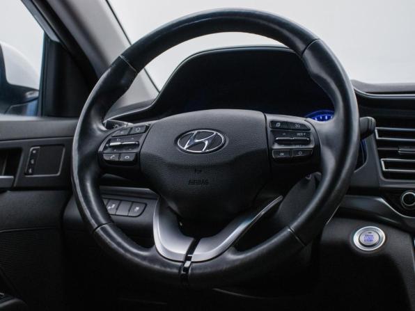 Hyundai Elantra VI (AD) Рестайлинг с пробегом 2019 года, цена 1 840 000 рублей, 44996 км, седан, Автокод Объявления
