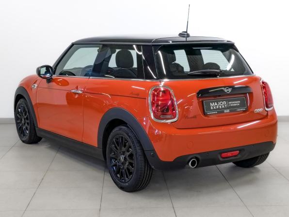 Mini Hatch III (F55/F56) Рестайлинг с пробегом 2021 года, цена 2 640 000 рублей, 11637 км, хэтчбек, Автокод Объявления
