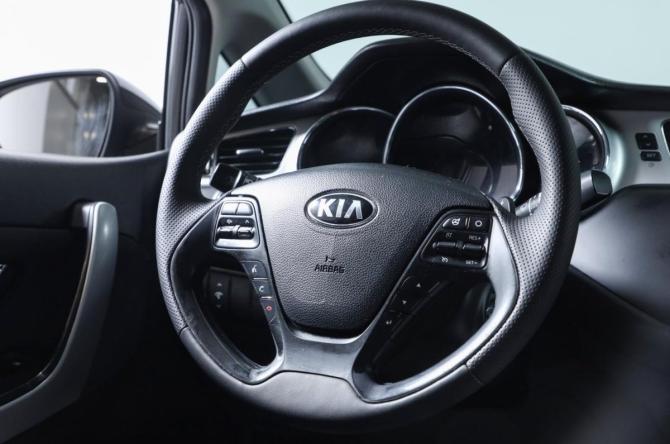 Kia Ceed II с пробегом 2013 года, цена 899 000 рублей, 271000 км, хэтчбек, Автокод Объявления