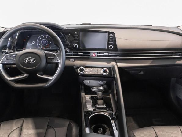 Hyundai Elantra VII (CN7) с пробегом 2023 года, цена 2 318 800 рублей, 8995 км, седан, Автокод Объявления