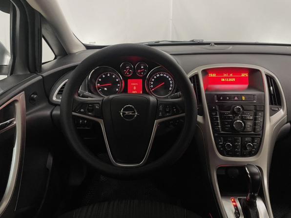 Opel Astra J с пробегом 2011 года, цена 577 000 рублей, 235000 км, хэтчбек, Автокод Объявления