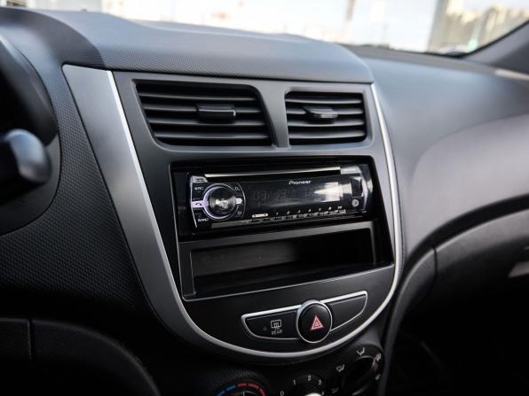 Hyundai Solaris I с пробегом 2013 года, цена 825 000 рублей, 148483 км, седан, Автокод Объявления