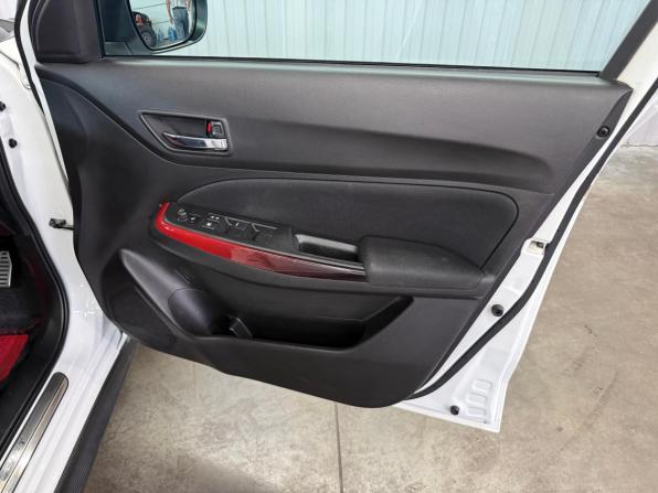 Suzuki Swift V с пробегом 2022 года, цена 1 437 000 рублей, 61424 км, хэтчбек, Автокод Объявления
