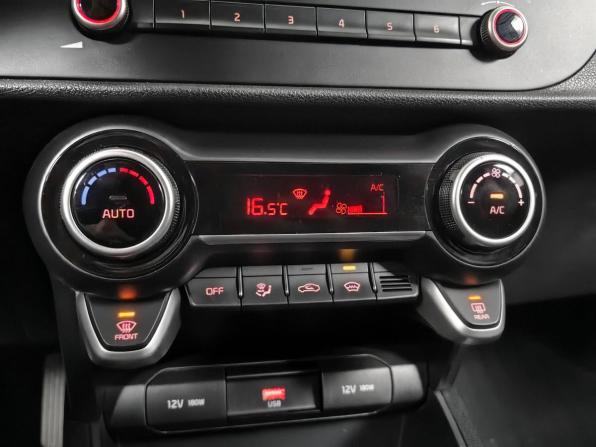 Kia Rio IV Рестайлинг с пробегом 2021 года, цена 1 717 000 рублей, 47804 км, хэтчбек, Автокод Объявления