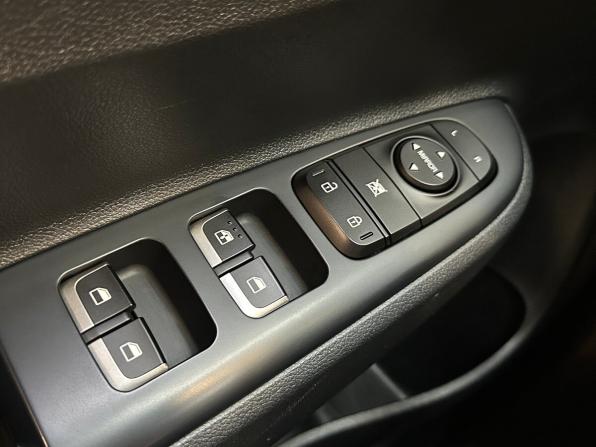 Kia Rio IV Рестайлинг с пробегом 2021 года, цена 1 810 000 рублей, 53594 км, хэтчбек, Автокод Объявления