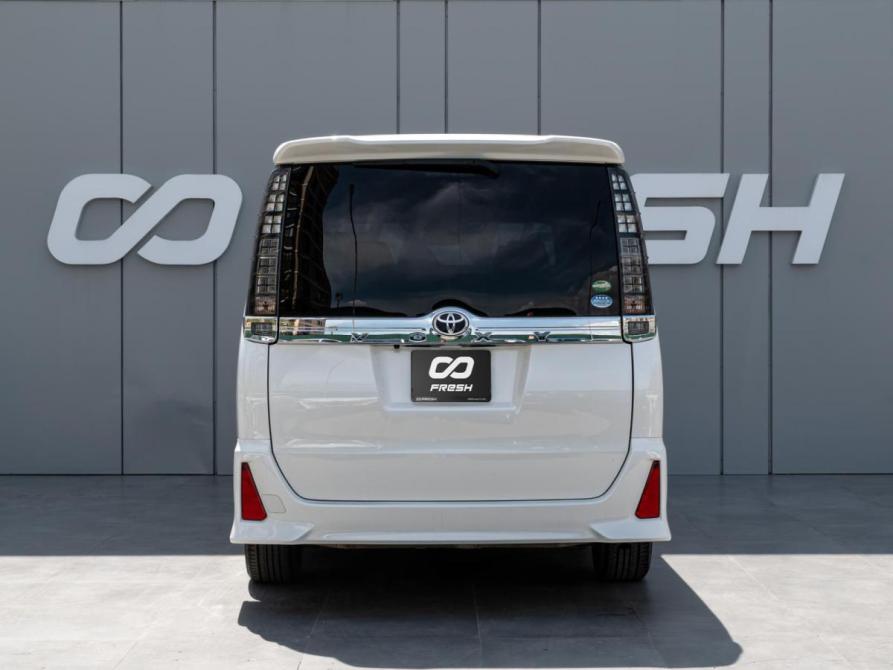 Toyota Voxy III (R80) Краснодар  - изображение 4