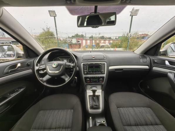 Skoda Octavia II (A5) Рестайлинг с пробегом 2013 года, цена 919 000 рублей, 120000 км, лифтбек, Автокод Объявления