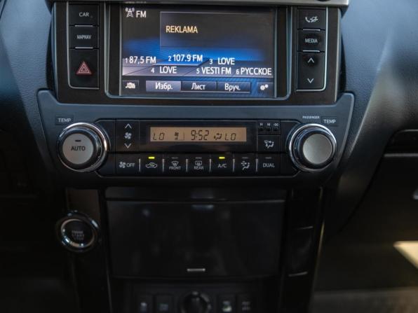 Toyota Land Cruiser Prado 150 Series Рестайлинг 1 с пробегом 2013 года, цена 3 299 000 рублей, 170412 км, внедорожник, Автокод Объявления