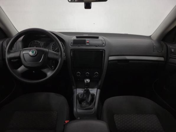 Skoda Octavia II (A5) Рестайлинг с пробегом 2012 года, цена 850 000 рублей, 290251 км, лифтбек, Автокод Объявления
