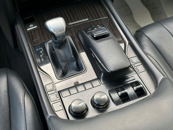Lexus LX III Рестайлинг 2 с пробегом 2015 года, цена 6 790 000 рублей, 129542 км, внедорожник, Автокод Объявления