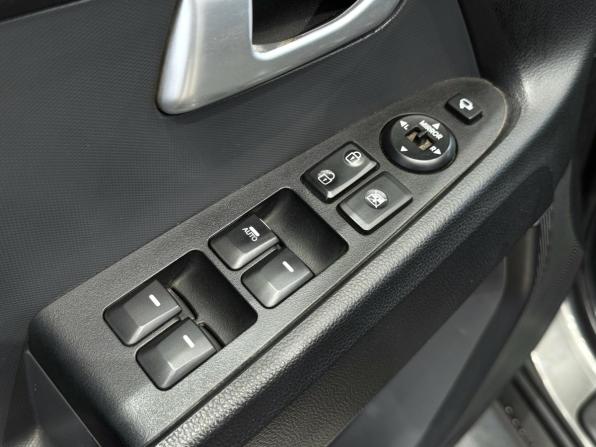 Kia Sportage III с пробегом 2012 года, цена 1 200 000 рублей, 203208 км, внедорожник, Автокод Объявления