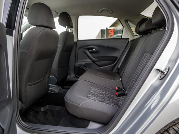 Volkswagen Polo V Рестайлинг с пробегом 2018 года, цена 1 348 000 рублей, 98379 км, седан, Автокод Объявления