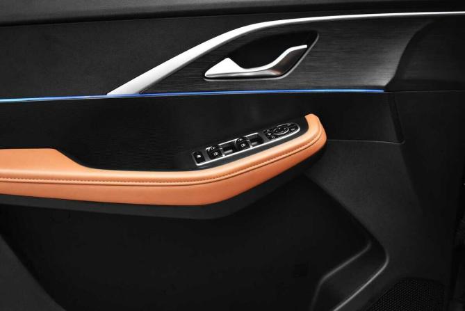 Omoda C5 I с пробегом 2022 года, цена 1 435 000 рублей, 111165 км, внедорожник, Автокод Объявления