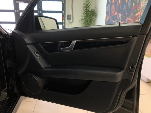 Mercedes-Benz C-Класс III (W204) Рестайлинг с пробегом 2013 года, цена 1 460 000 рублей, 247522 км, седан, Автокод Объявления