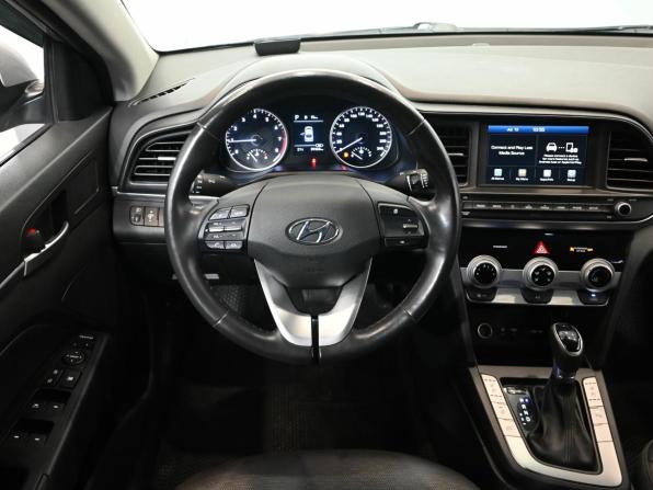 Hyundai Avante VI Рестайлинг с пробегом 2019 года, цена 1 900 000 рублей, 38964 км, седан, Автокод Объявления