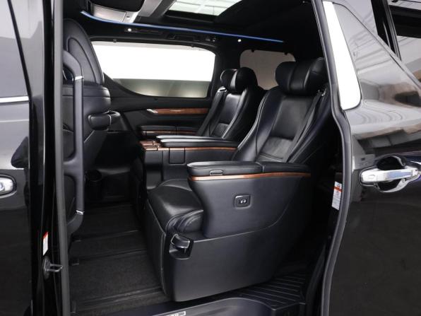 Toyota Alphard III с пробегом 2016 года, цена 3 648 888 рублей, 274773 км, минивэн, Автокод Объявления