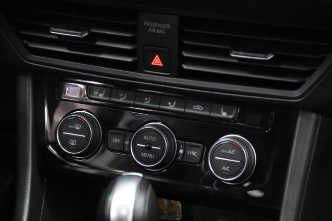 Volkswagen Jetta VII с пробегом 2021 года, цена 2 095 950 рублей, 74829 км, седан, Автокод Объявления