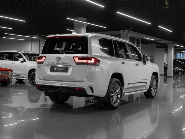 Toyota Land Cruiser 300 Series с пробегом 2024 года, цена 14 250 000 рублей, 34 км, внедорожник, Автокод Объявления