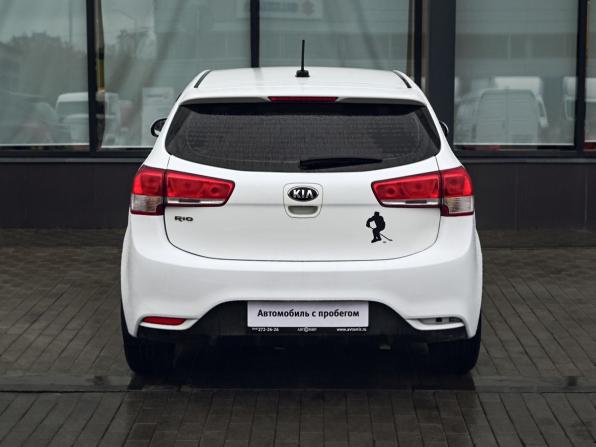 Kia Rio III Рестайлинг с пробегом 2017 года, цена 650 000 рублей, 261762 км, хэтчбек, Автокод Объявления