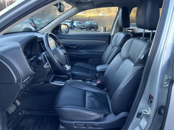 Mitsubishi Outlander III Рестайлинг 3 с пробегом 2021 года, цена 2 849 000 рублей, 88000 км, внедорожник, Автокод Объявления