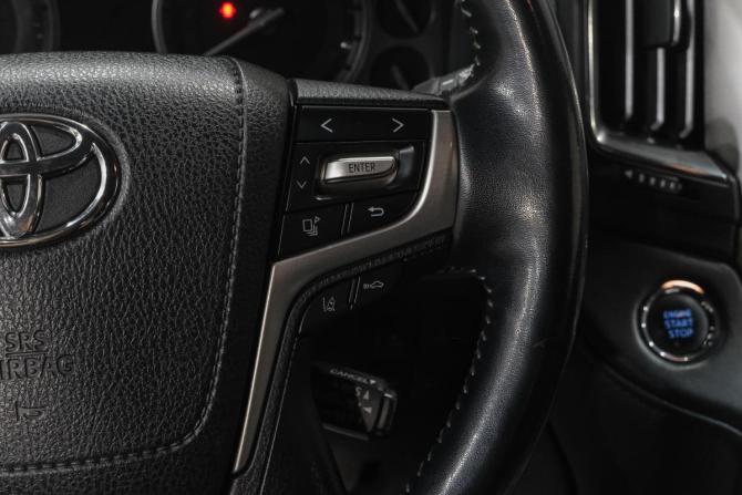 Toyota Land Cruiser 200 Series Рестайлинг 2 с пробегом 2015 года, цена 4 619 000 рублей, 211000 км, внедорожник, Автокод Объявления
