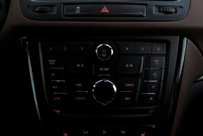 Opel Mokka I с пробегом 2013 года, цена 1 360 000 рублей, 91083 км, внедорожник, Автокод Объявления