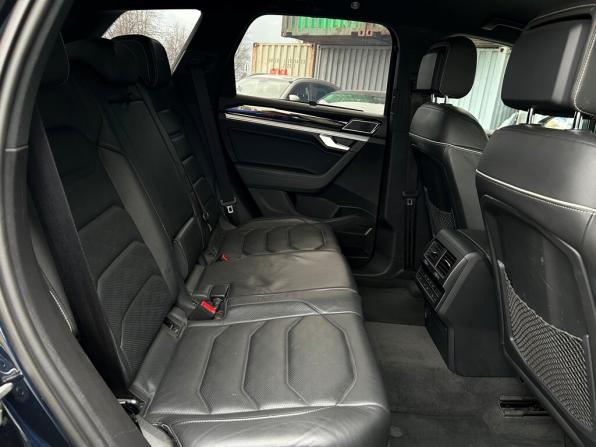 Volkswagen Touareg III с пробегом 2019 года, цена 3 109 700 рублей, 341364 км, внедорожник, Автокод Объявления