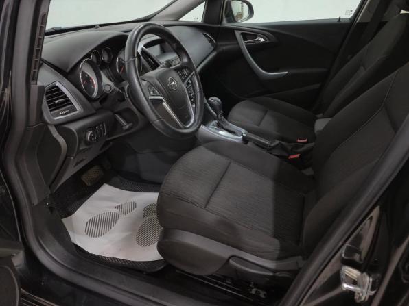 Opel Astra J Рестайлинг с пробегом 2014 года, цена 800 000 рублей, 143552 км, хэтчбек, Автокод Объявления