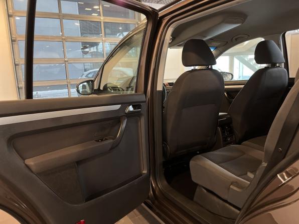 Volkswagen Touran I Рестайлинг 2 с пробегом 2012 года, цена 786 000 рублей, 232326 км, компактвэн, Автокод Объявления
