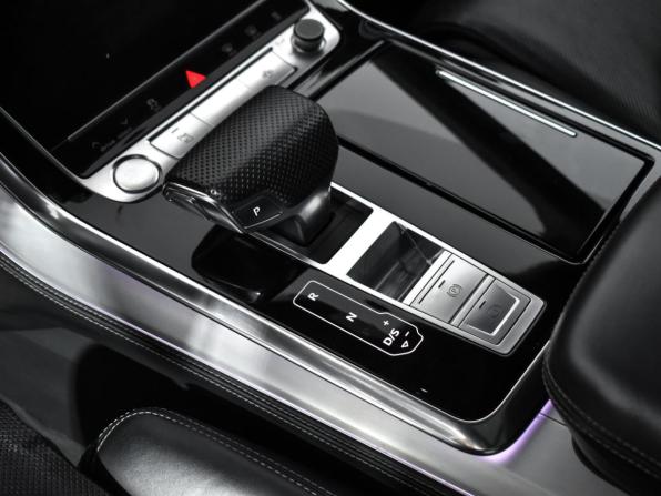 Audi Q8 I (4M) с пробегом 2019 года, цена 6 250 000 рублей, 164051 км, внедорожник, Автокод Объявления