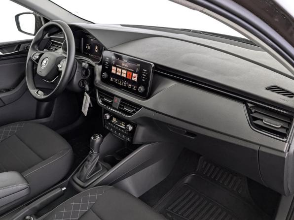 Skoda Rapid II с пробегом 2022 года, цена 2 140 000 рублей, 25059 км, лифтбек, Автокод Объявления