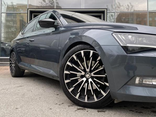 Skoda Superb III с пробегом 2018 года, цена 2 169 000 рублей, 124482 км, лифтбек, Автокод Объявления
