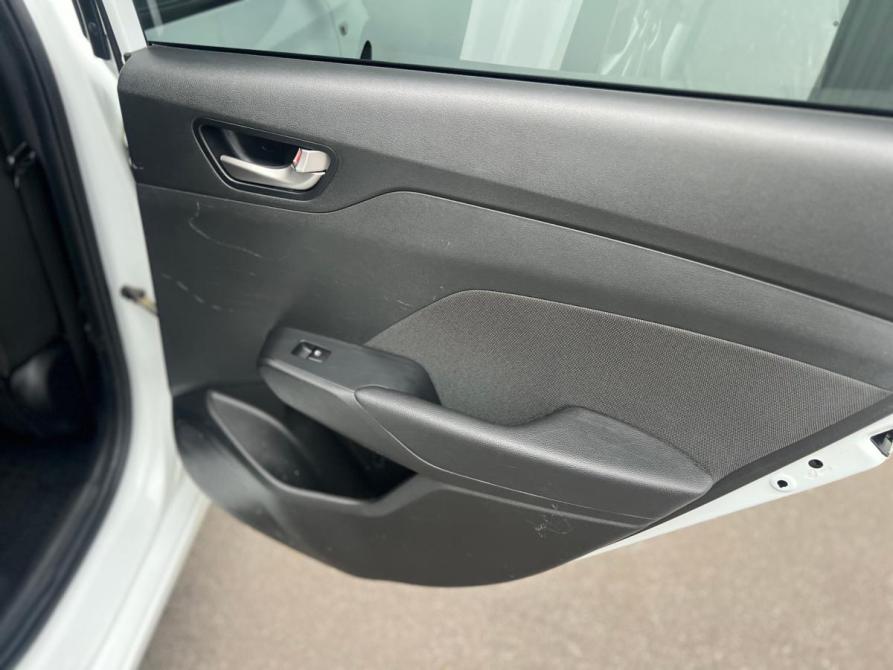 Hyundai Solaris II Санкт-Петербург  - изображение 14