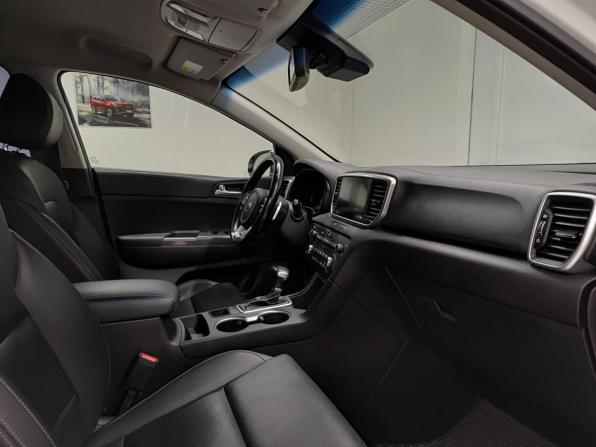 Kia Sportage IV Рестайлинг с пробегом 2018 года, цена 2 260 000 рублей, 126751 км, внедорожник, Автокод Объявления
