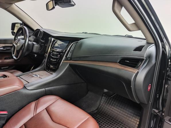 Cadillac Escalade IV с пробегом 2016 года, цена 4 000 000 рублей, 192825 км, внедорожник, Автокод Объявления