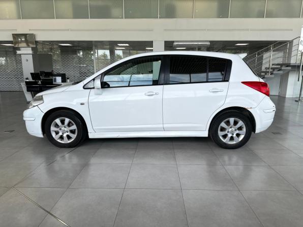Nissan Tiida I Рестайлинг с пробегом 2013 года, цена 749 000 рублей, 180000 км, хэтчбек, Автокод Объявления