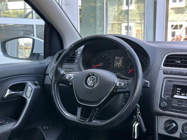Volkswagen Polo V Рестайлинг с пробегом 2020 года, цена 1 249 000 рублей, 151941 км, седан, Автокод Объявления