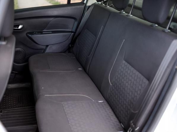 Renault Logan II с пробегом 2015 года, цена 899 000 рублей, 36564 км, седан, Автокод Объявления