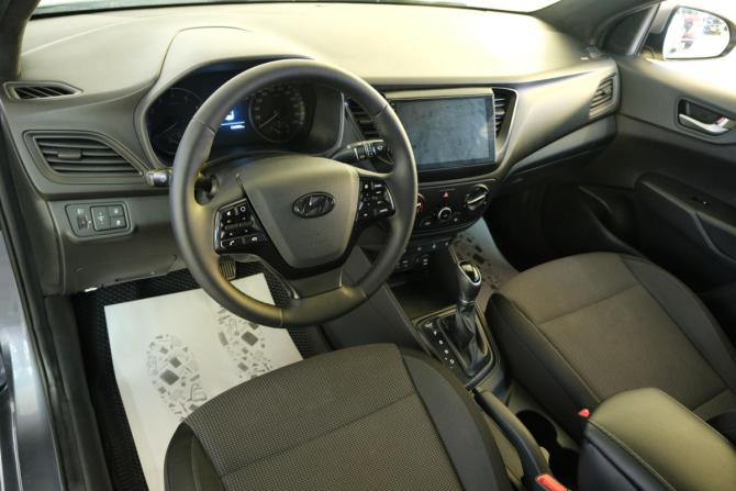 Hyundai Solaris II с пробегом 2017 года, цена 1 279 000 рублей, 126900 км, седан, Автокод Объявления
