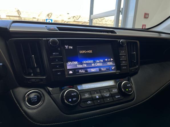 Toyota RAV4 IV (XA40) Рестайлинг с пробегом 2018 года, цена 2 450 000 рублей, 162000 км, внедорожник, Автокод Объявления