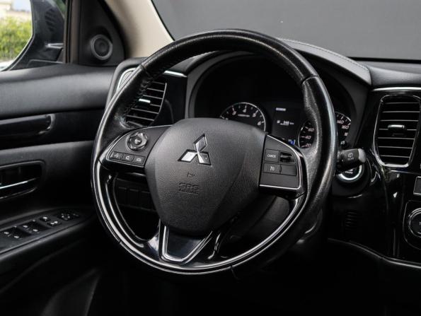 Mitsubishi Outlander III Рестайлинг 3 с пробегом 2019 года, цена 2 320 000 рублей, 104426 км, внедорожник, Автокод Объявления