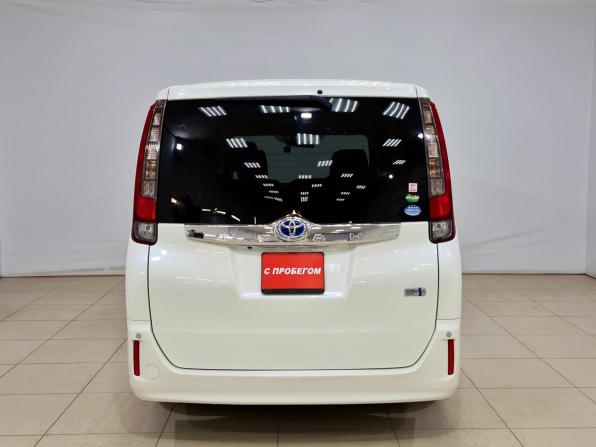 Toyota Noah III (R80) с пробегом 2014 года, цена 1 850 000 рублей, 262415 км, минивэн, Автокод Объявления