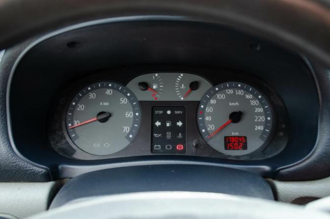 Renault Symbol I Рестайлинг с пробегом 2006 года, цена 245 000 рублей, 175000 км, седан, Автокод Объявления