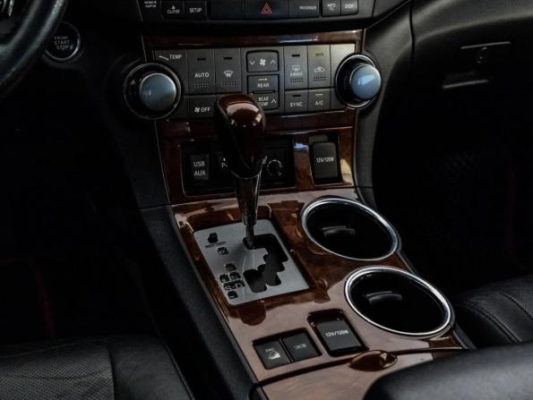 Toyota Highlander II (XU40) Рестайлинг с пробегом 2012 года, цена 1 599 000 рублей, 255495 км, внедорожник, Автокод Объявления