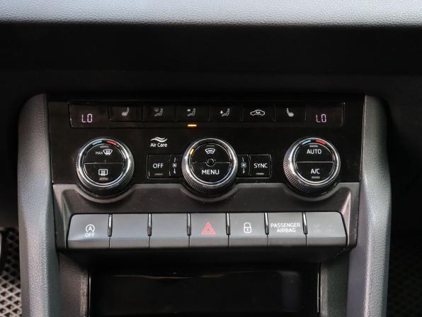 Skoda Karoq I с пробегом 2021 года, цена 2 315 000 рублей, 91606 км, внедорожник, Автокод Объявления