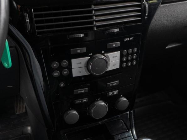 Opel Astra H Рестайлинг с пробегом 2013 года, цена 569 000 рублей, 165100 км, хэтчбек, Автокод Объявления