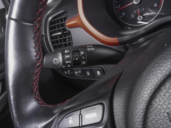 Kia Rio IV Рестайлинг с пробегом 2022 года, цена 2 130 000 рублей, 29602 км, хэтчбек, Автокод Объявления