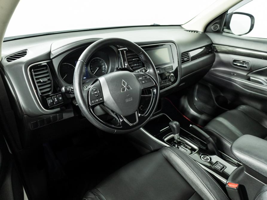 Mitsubishi Outlander III Рестайлинг 2 Санкт-Петербург  - изображение 11